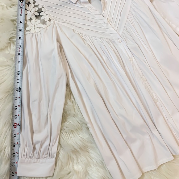 Lumie blouse with panels and lace detail - Picture 7 of 7